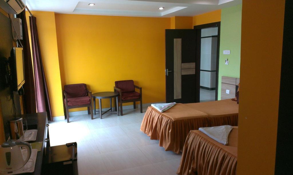 Hotel Sunview Dispur Стая снимка